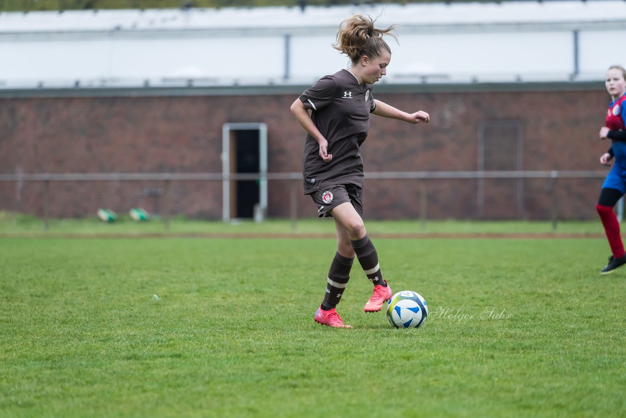 Bild 92 - wCJ VfL Pinneberg3 - St.Pauli : Ergebnis: 2:1